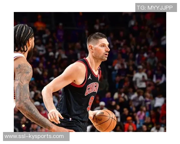 布克末节神勇三分狂飙34分5板10助却难阻球队失利 布克末节神勇三分狂飙34分5板10助却难阻球队失利