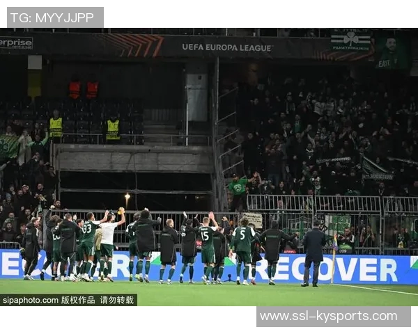 万项代表杜利亚伊足球学院首发表现出色却遗憾输球球队最终以2-3落败 万项代表杜利亚伊足球学院首发表现出色却遗憾输球球队最终以2-3落败