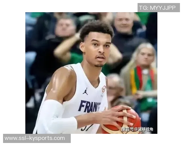 博班自曝身高2米24却仍需仰望文班亚马名记透露其身高接近2米31 博班自曝身高2米24却仍需仰望文班亚马名记透露其身高接近2米31