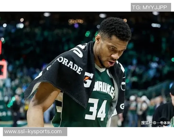 字母哥助蒂耶罗获得比赛用球詹姆斯为其点赞裁判为何纠结不已 字母哥助蒂耶罗获得比赛用球詹姆斯为其点赞裁判为何纠结不已