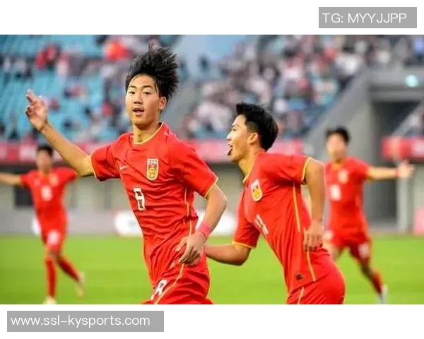 U16国足大胜8-0徐正鹏传中助攻张伯霖精彩头球破门