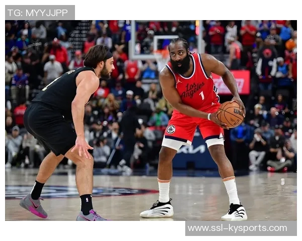 小卡狂砍55分平历史纪录球队更衣室泼水庆祝四连胜喜悦洋溢